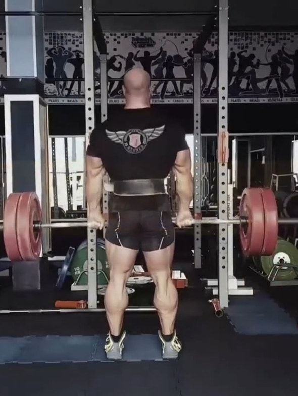 Petar Klančir IFBB Pro consigli per allenamento glutei e femorali