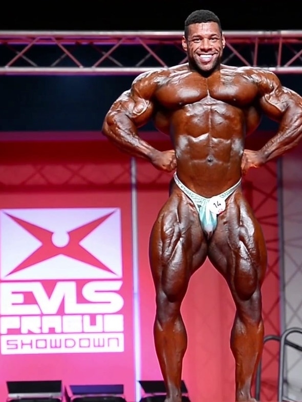 Esibizione IFBB Pro Nathan De Asha presso EVLS Prague Pro 2017